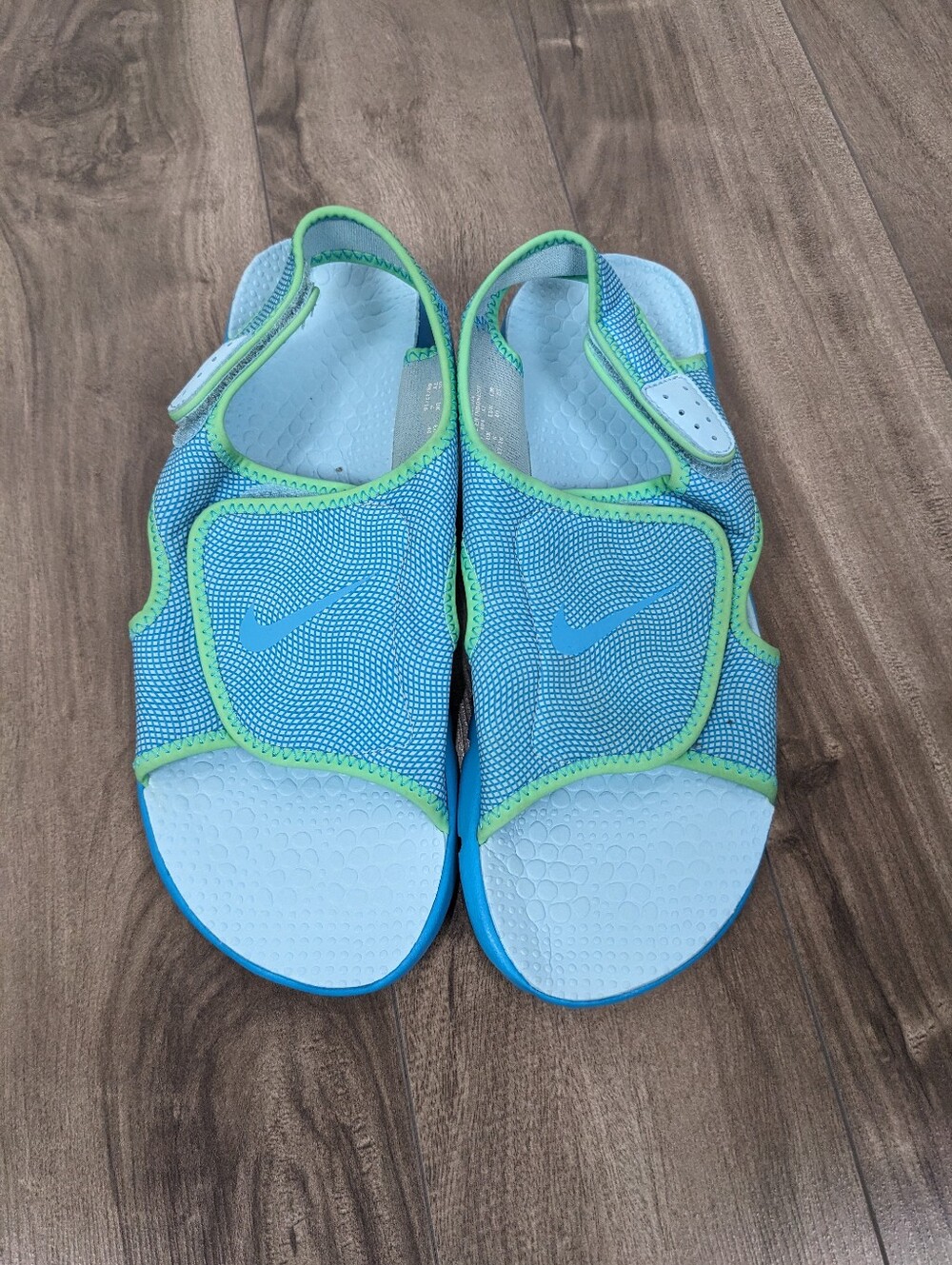 Nike Sunray Adjust 4 Kids Light Blue and Lime Green Sport Sandals Size 7Y